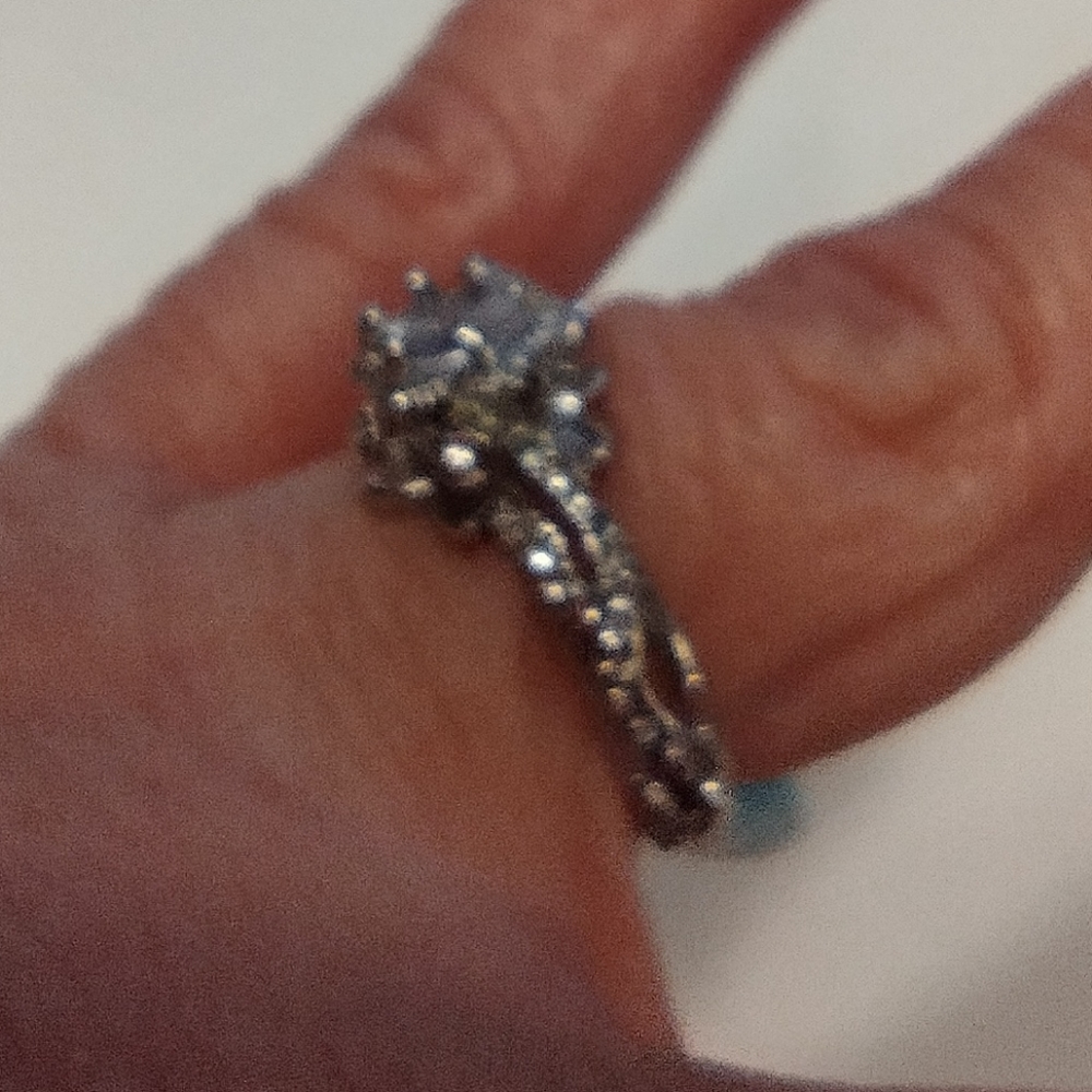Ring - Picture 2 of 3